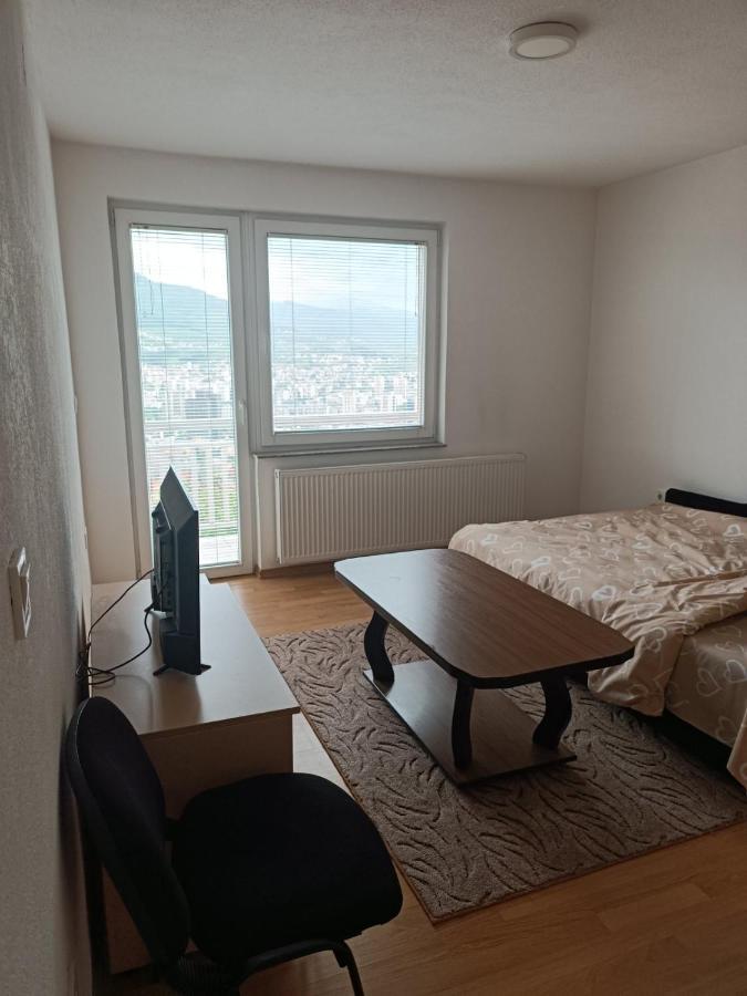 2Bdr Apt With Balcony With View- Free Parking Hotel Saraievo Exterior foto