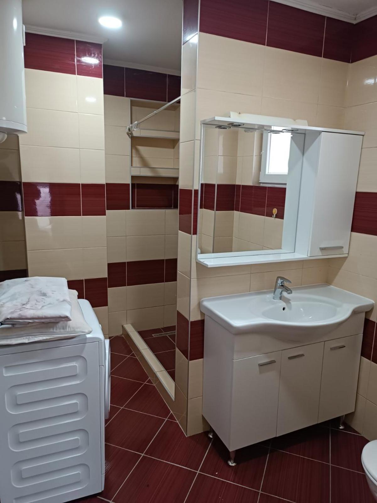 2Bdr Apt With Balcony With View- Free Parking Hotel Saraievo Exterior foto